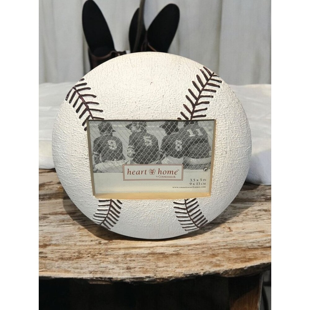 Baseball-Themed Oval Picture Frame By Connoisseur 3.5" X 5" Photo Opening